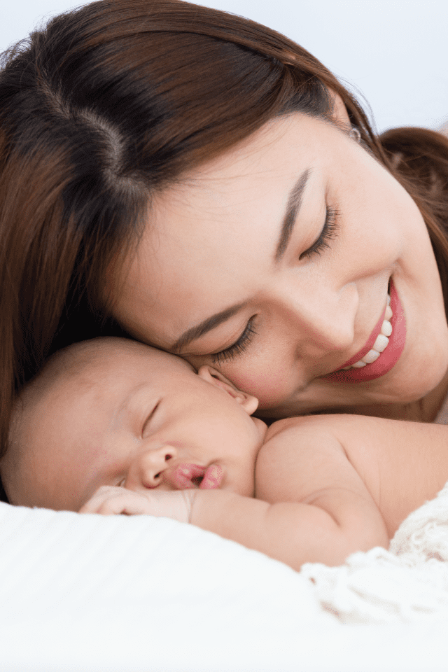 เฝ้าระวัง! พร้อมรับมือป้องกันลูกแรกเกิดให้ห่างไกล COVID-19